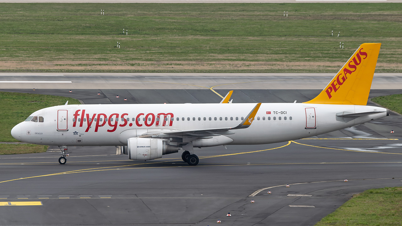 TC-DCI Pegasus Airlines Airbus A320-200/S