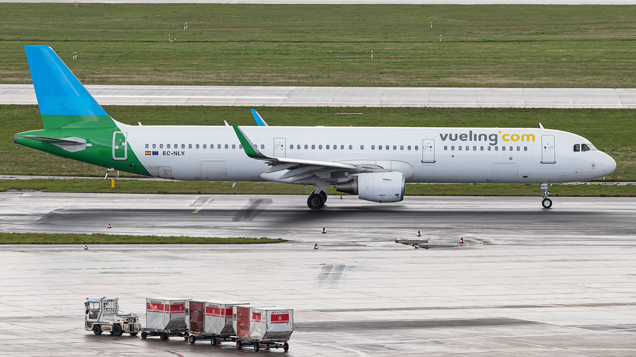 EC-NLY Vueling Airbus A321-200/S