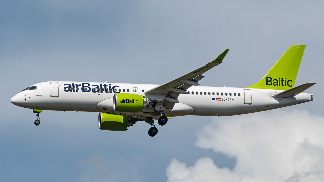 YL-CSM airBaltic (im Auftrag von Eurowings) Airbus A220-300