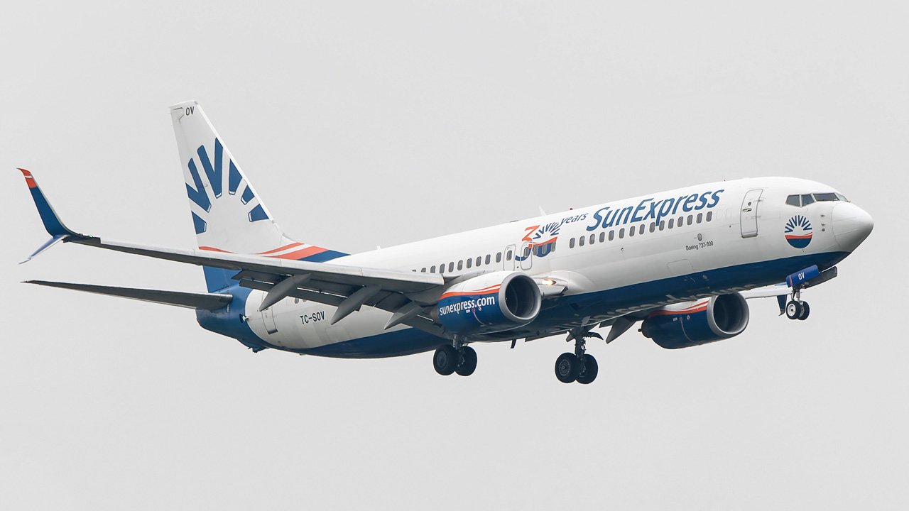 TC-SOV SunExpress Boeing 737-800