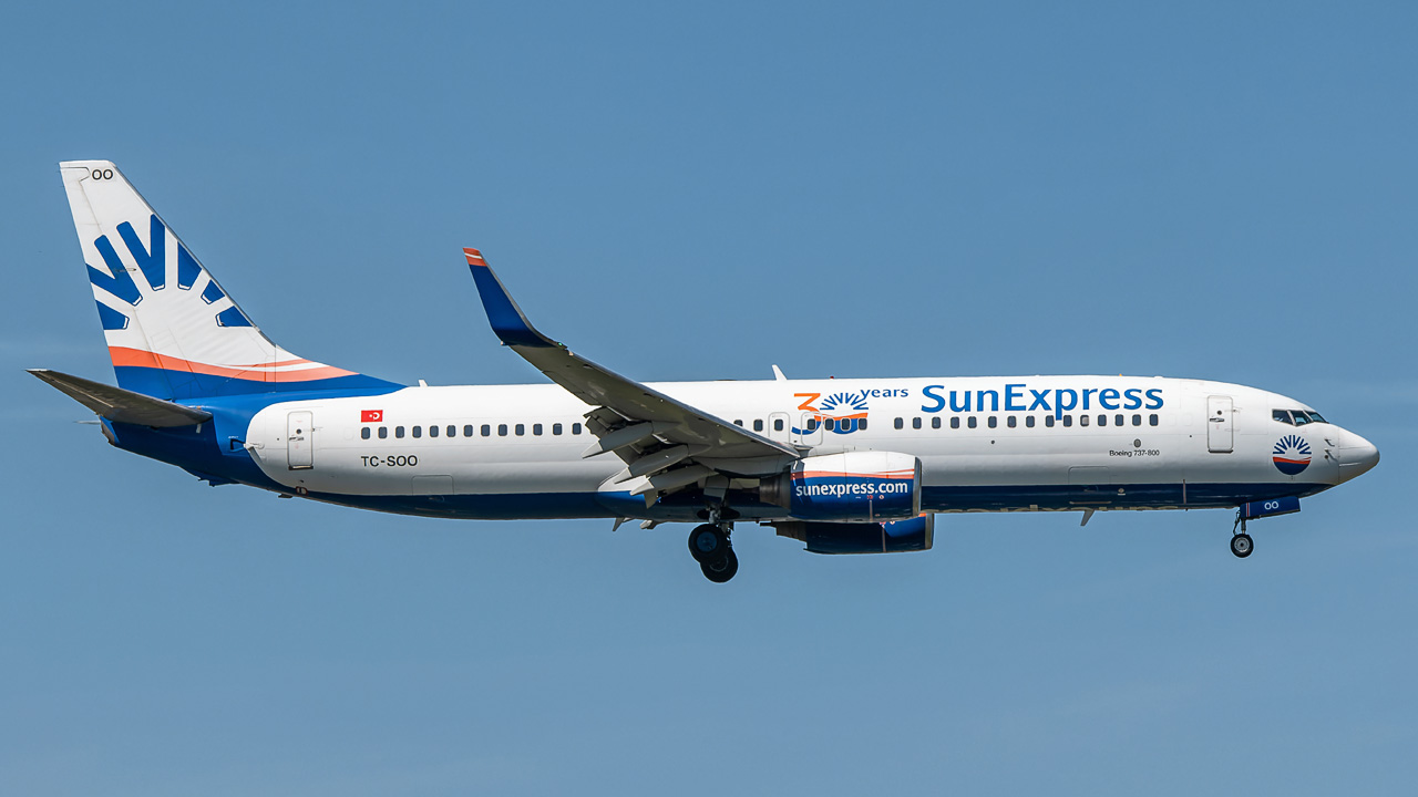 TC-SOO SunExpress Boeing 737-800