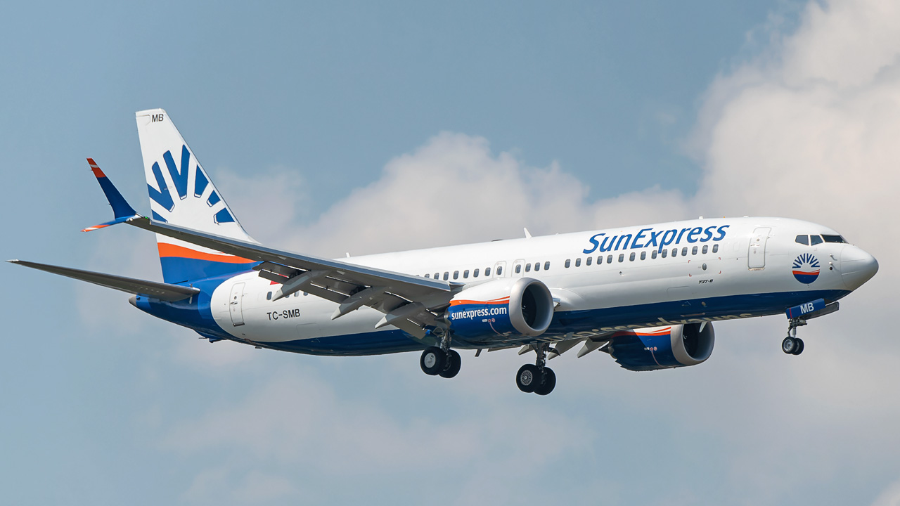 TC-SMB SunExpress Boeing 737 MAX 8