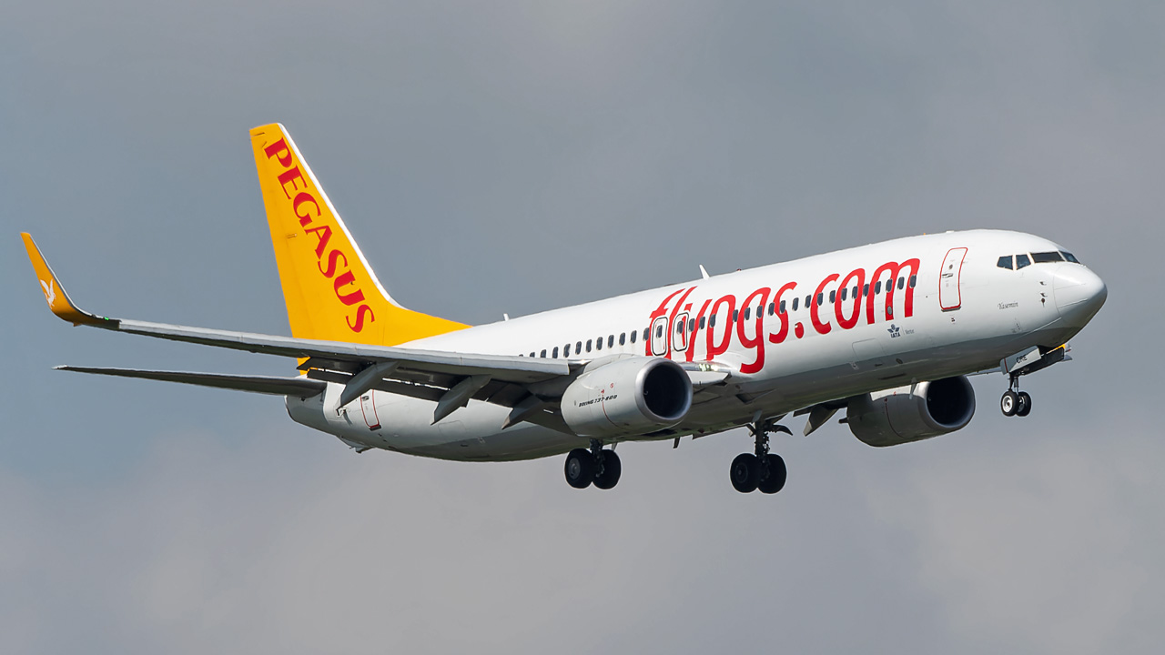 TC-CRE Pegasus Airlines Boeing 737-800