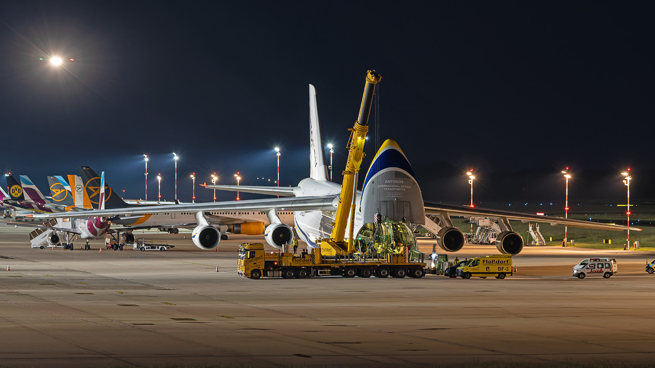 UR-82027 Antonov Design Bureau Antonov AN-124-100