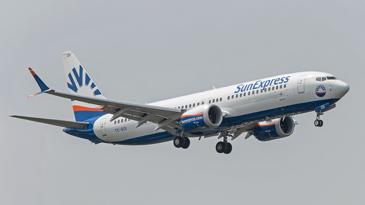 TC-SOI SunExpress Boeing 737 MAX 8