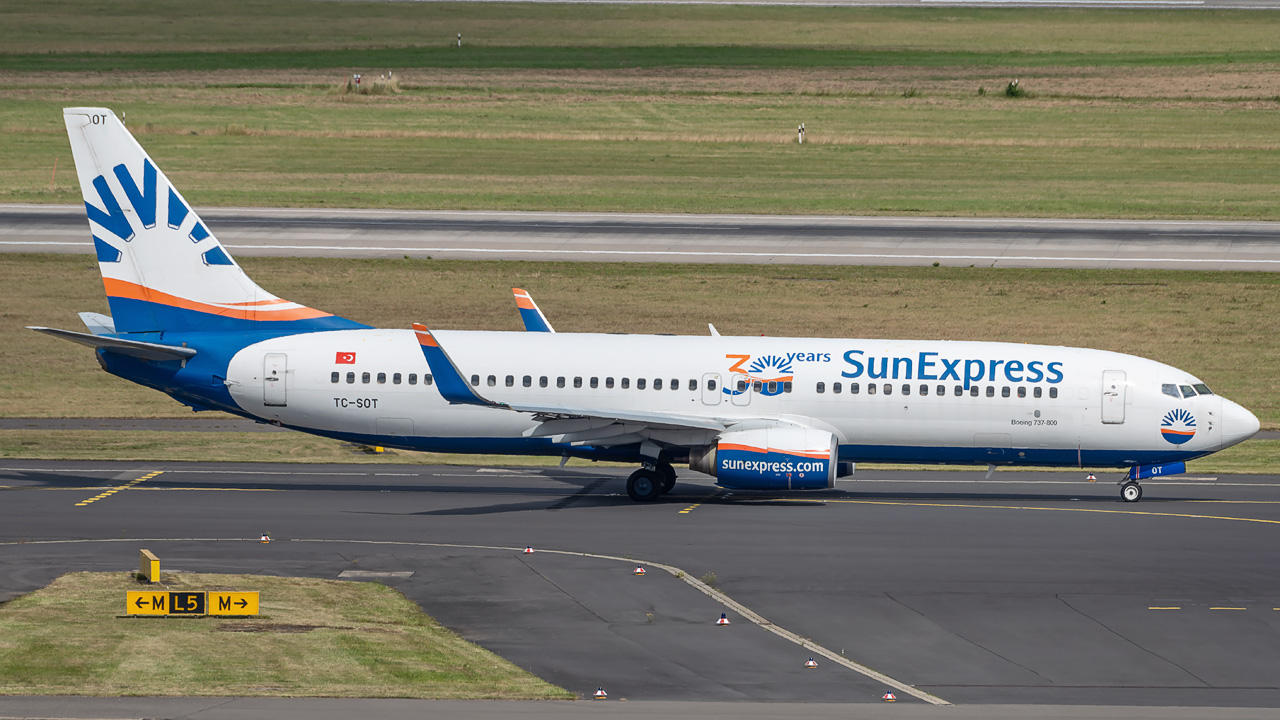 TC-SOT SunExpress Boeing 737-800