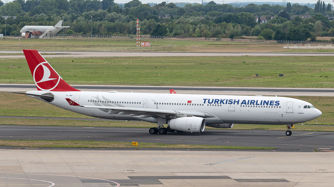 TC-JNH Turkish Airlines Airbus A330-300