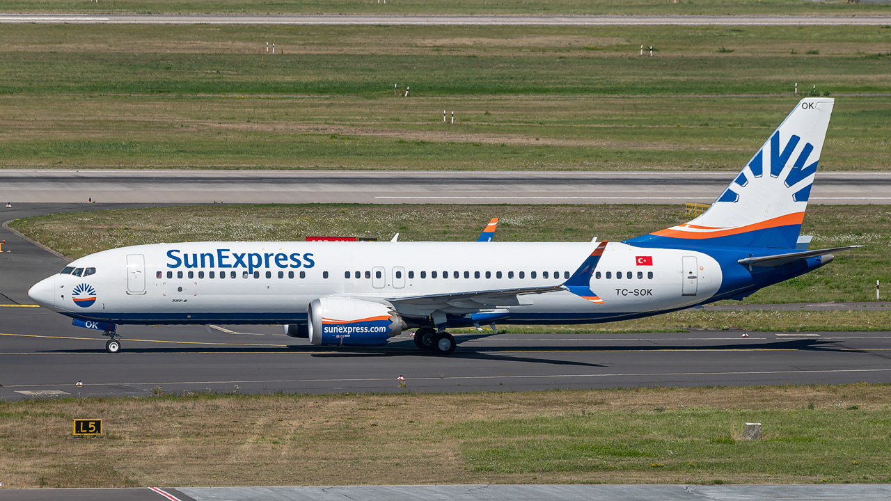 TC-SOK SunExpress Boeing 737 MAX 8