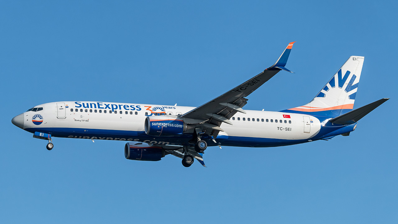 TC-SEI SunExpress Boeing 737-800