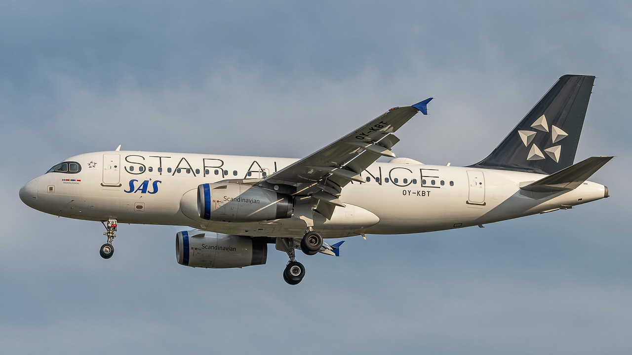 OY-KBT Scandinavian Airlines (SAS) Airbus A319-100