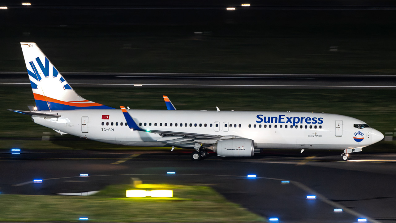 TC-SPI SunExpress Boeing 737-800