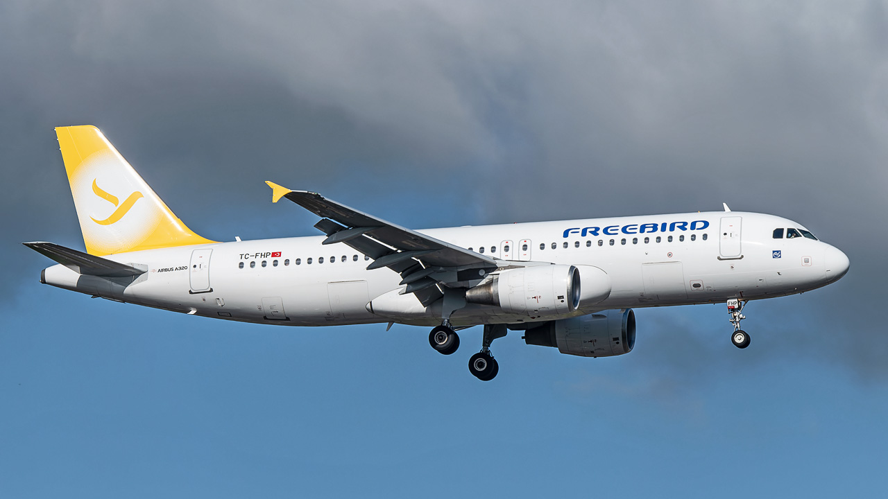 TC-FHP Freebird Airlines Airbus A320-200