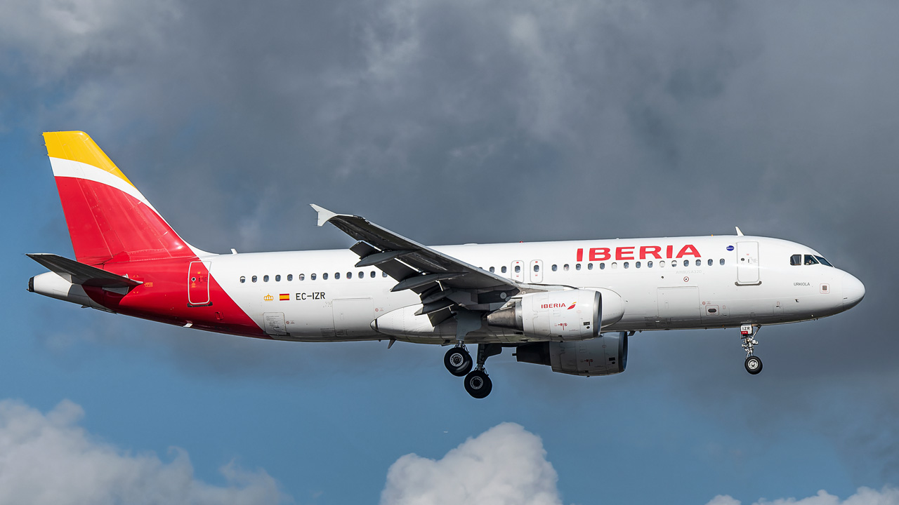 EC-IZR Iberia Airbus A320-200