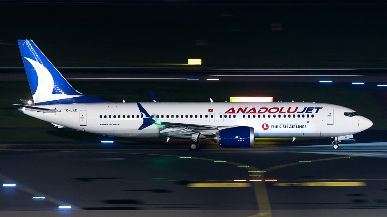 TC-LAK AnadoluJet Boeing 737 MAX 8