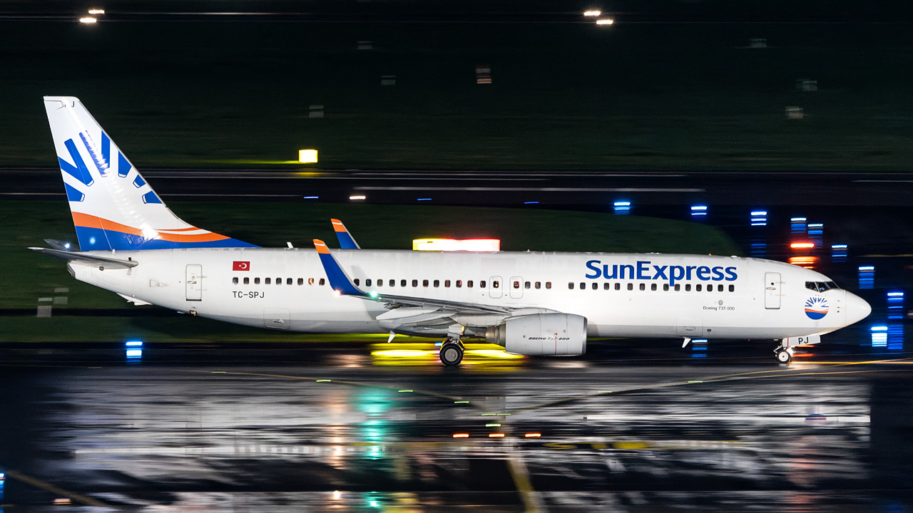 TC-SPJ SunExpress Boeing 737-800