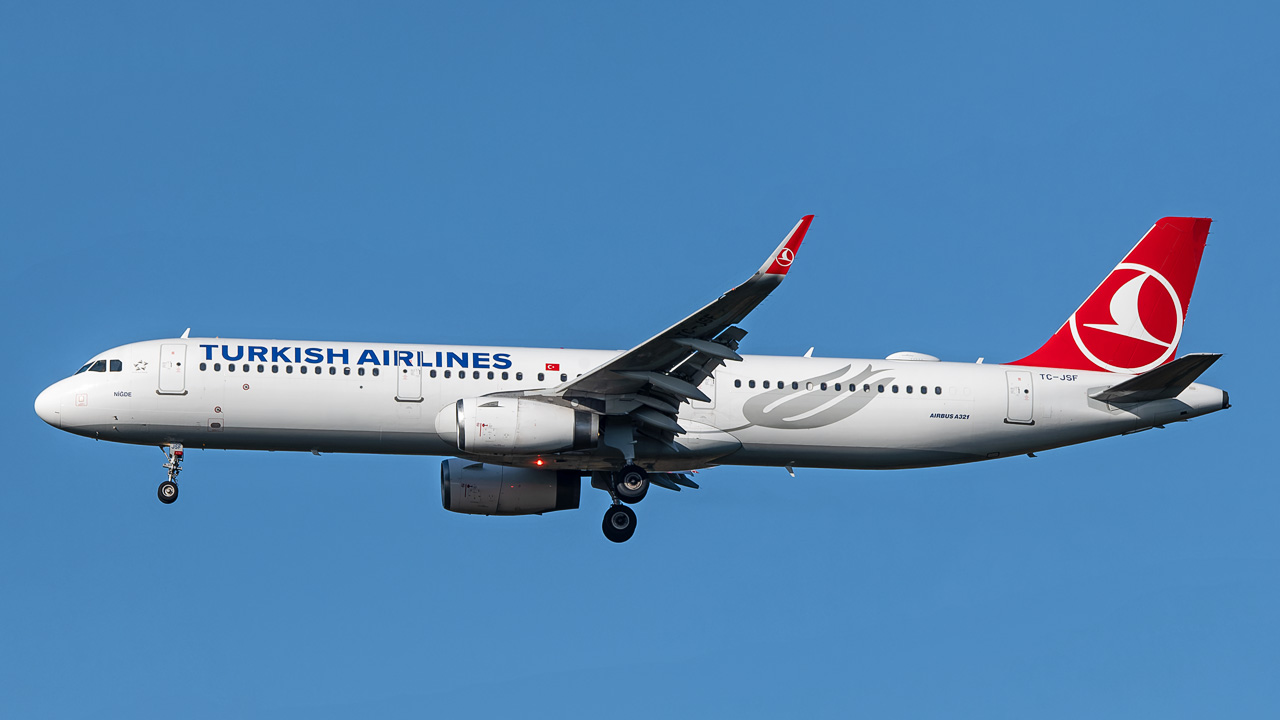 TC-JSF Turkish Airlines Airbus A321-200/S