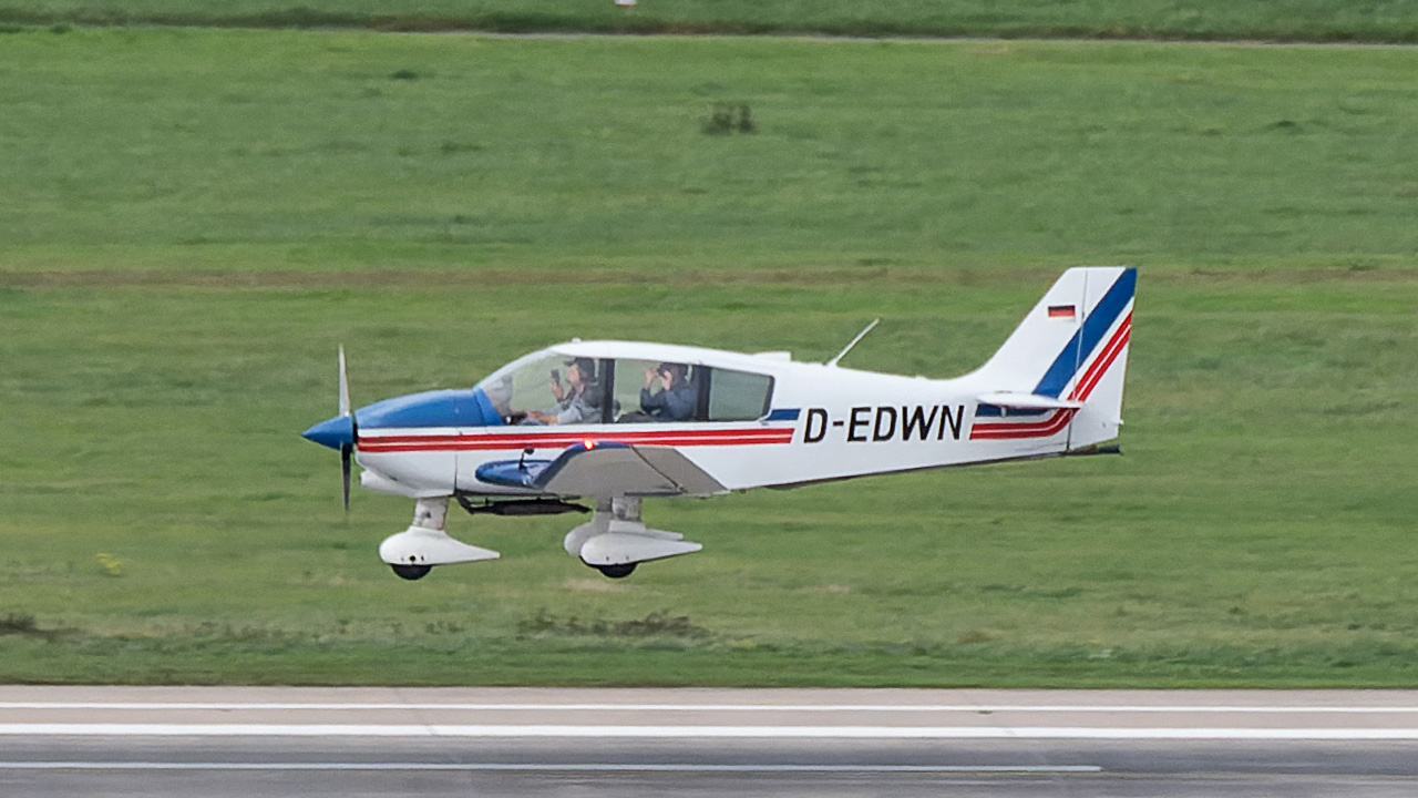 D-EDWN Robin DR.400/180R Remorquer