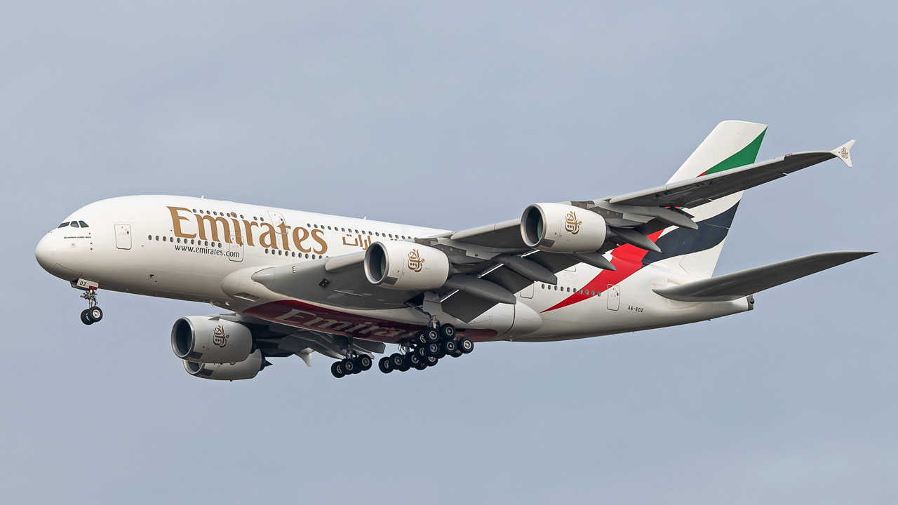 A6-EDZ Emirates Airbus A380-800