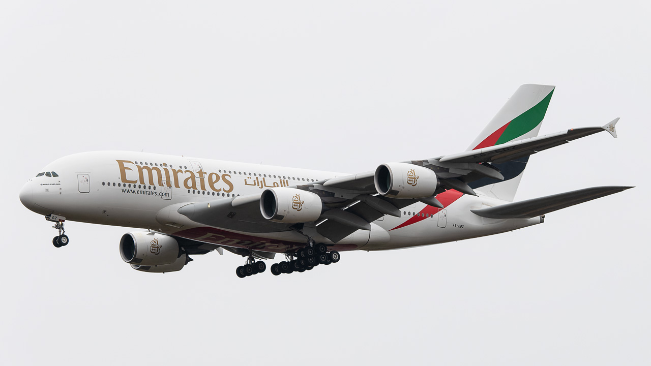 A6-EDZ Emirates Airbus A380-800