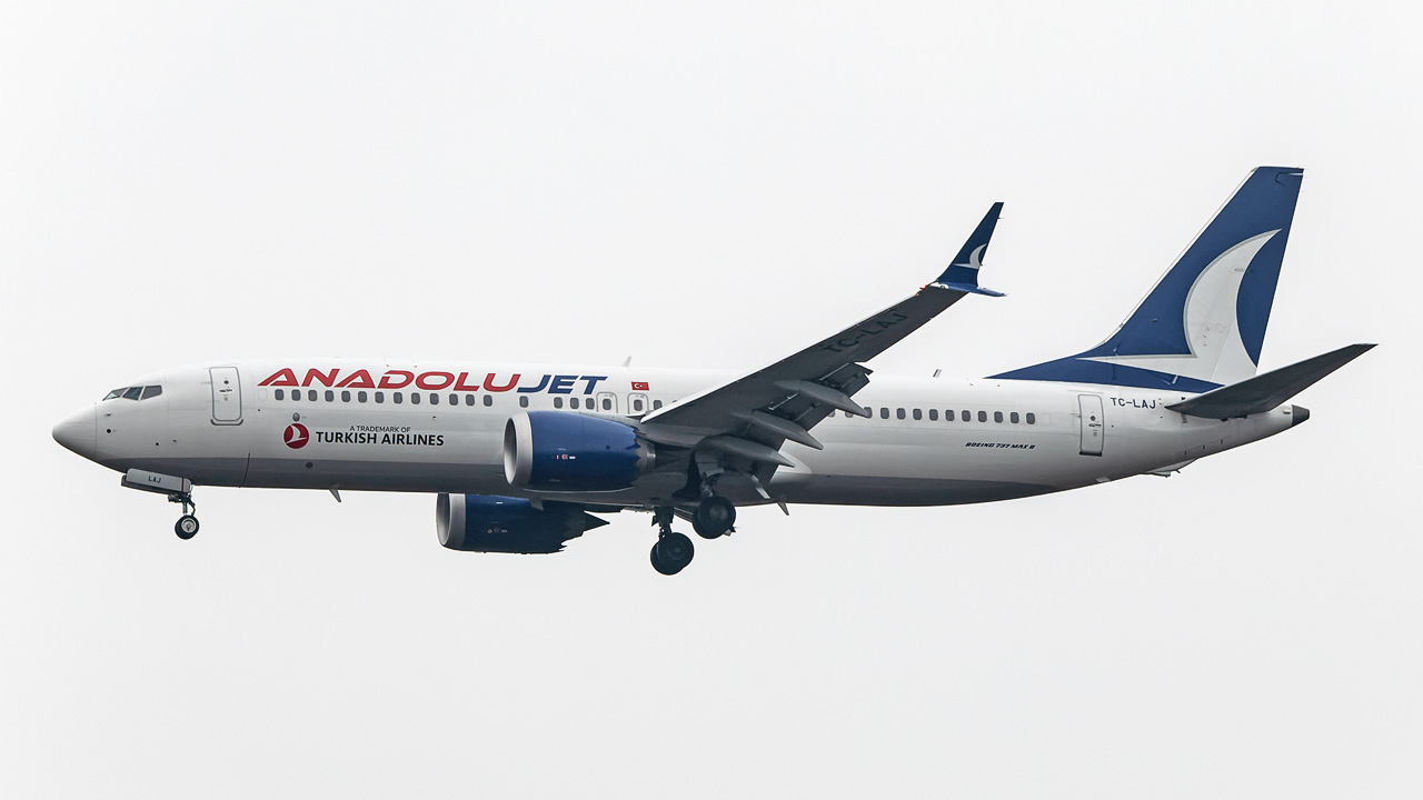 TC-LAJ AnadoluJet Boeing 737 MAX 8