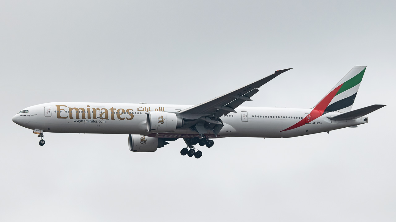 A6-EGP Emirates Boeing 777-300(ER)