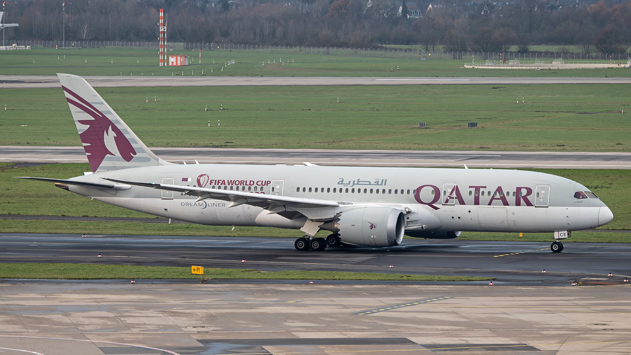 A7-BCE Qatar Airways Boeing 787-8 Dreamliner
