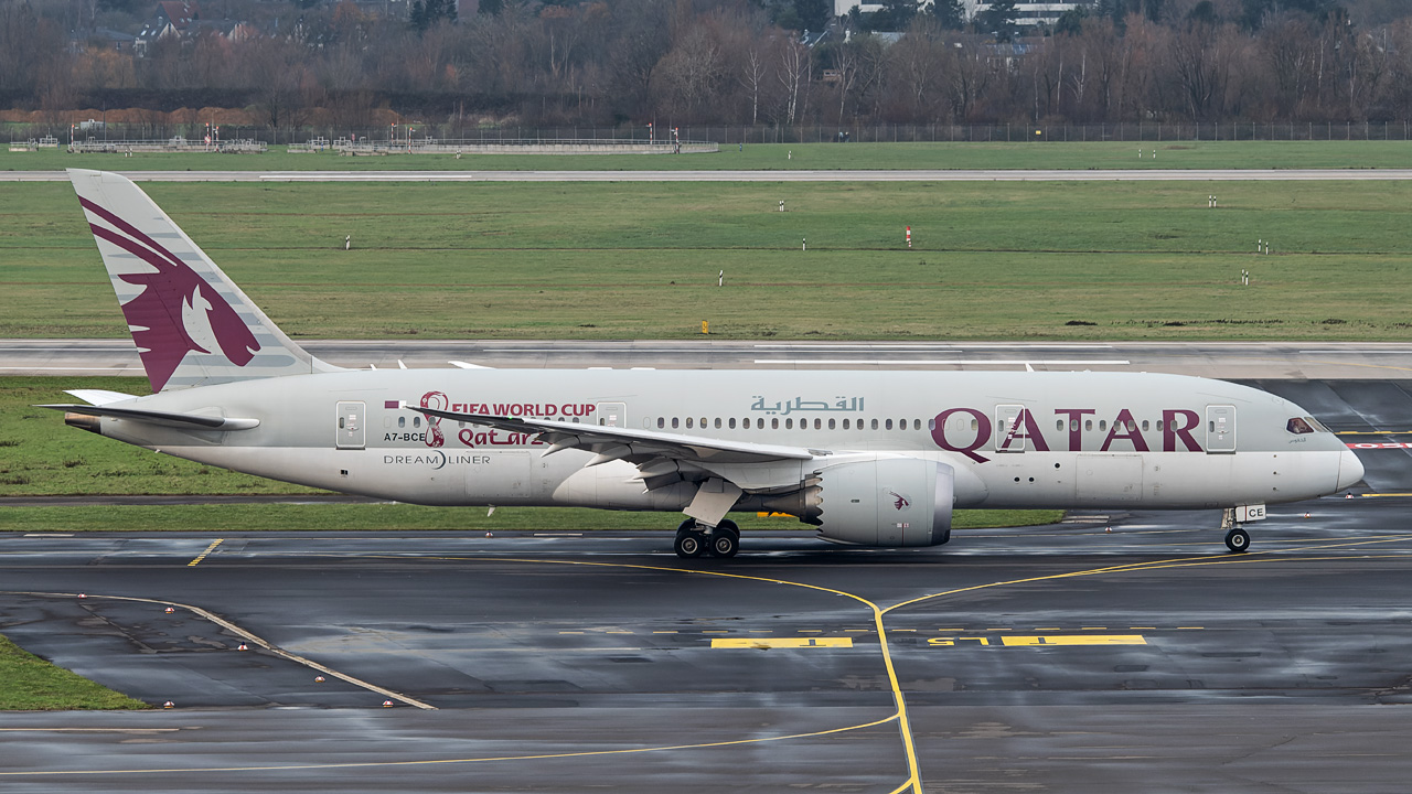 A7-BCE Qatar Airways Boeing 787-8 Dreamliner