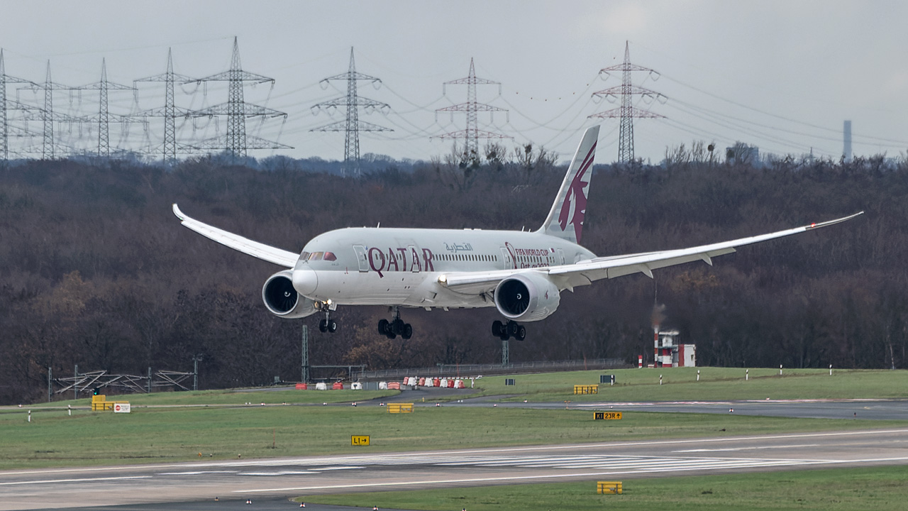 A7-BCL Qatar Airways Boeing 787-8 Dreamliner