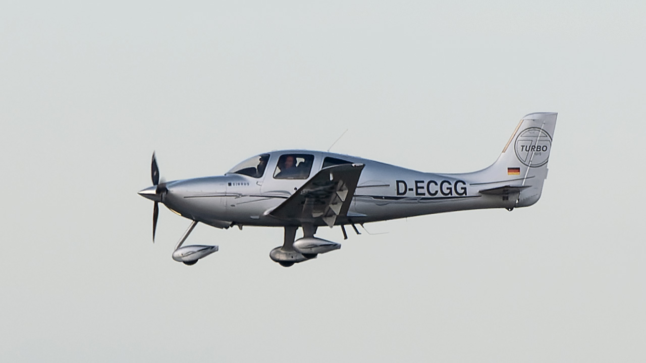 D-ECGG Cirrus SR22-GTS Turbo