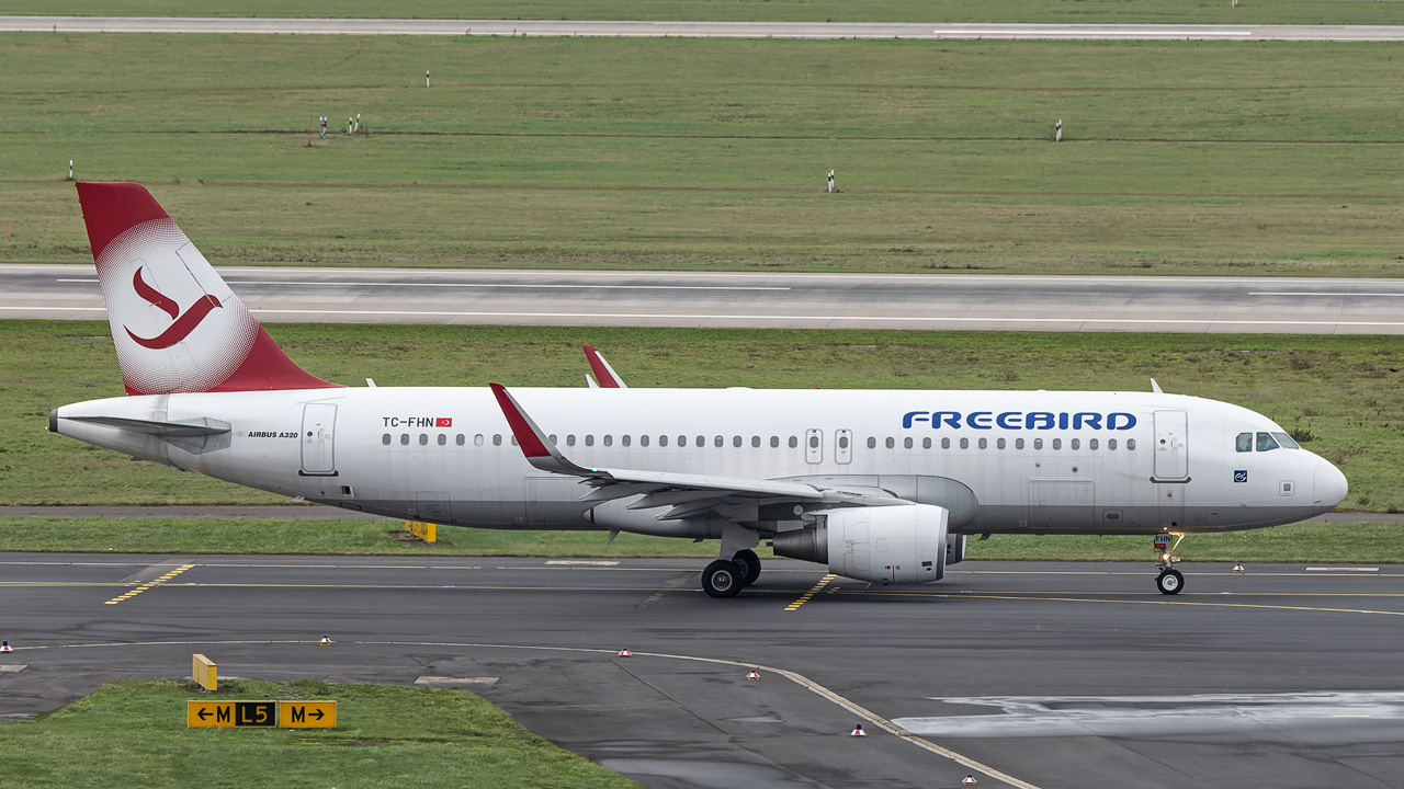 TC-FHN Freebird Airlines Airbus A320-200/S