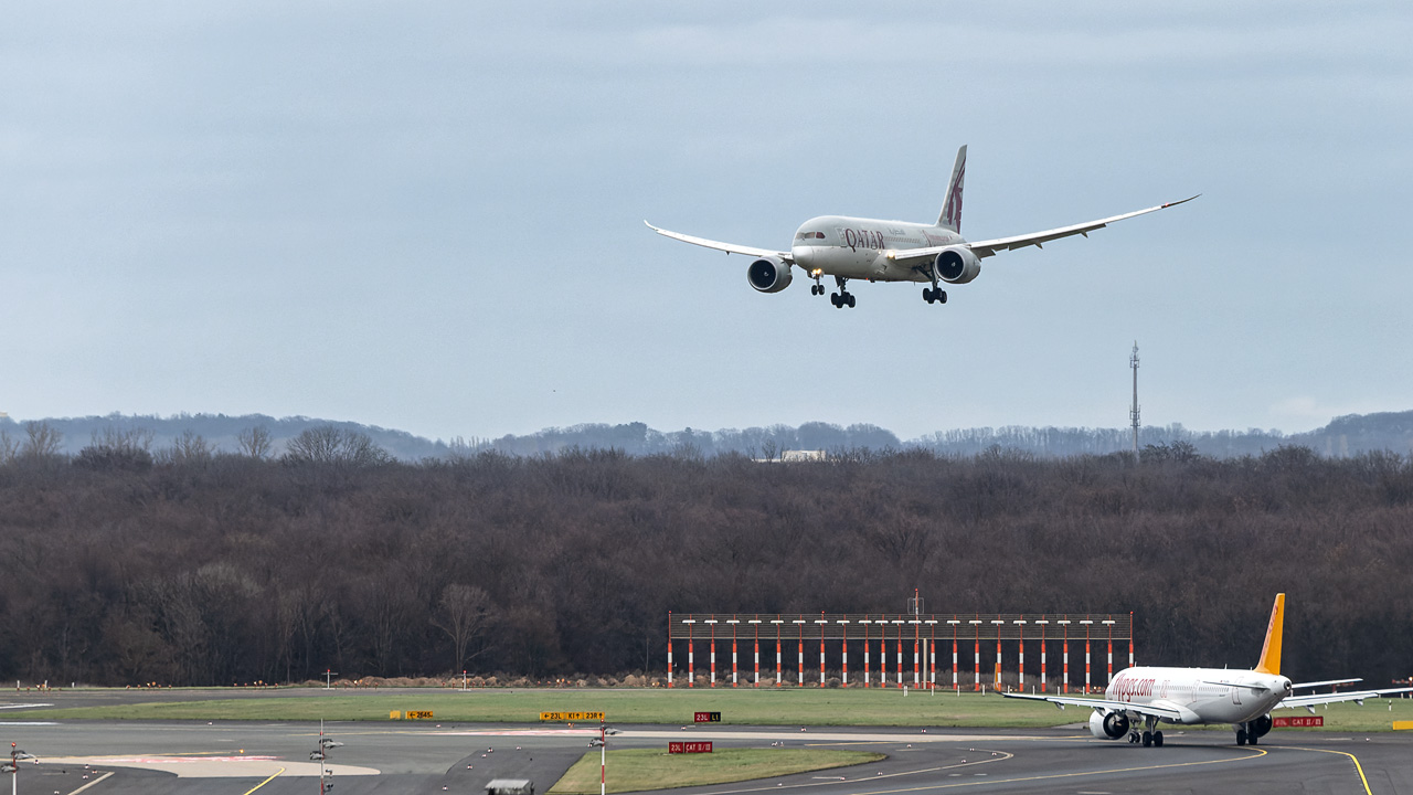 A7-BCU Qatar Airways Boeing 787-8 Dreamliner