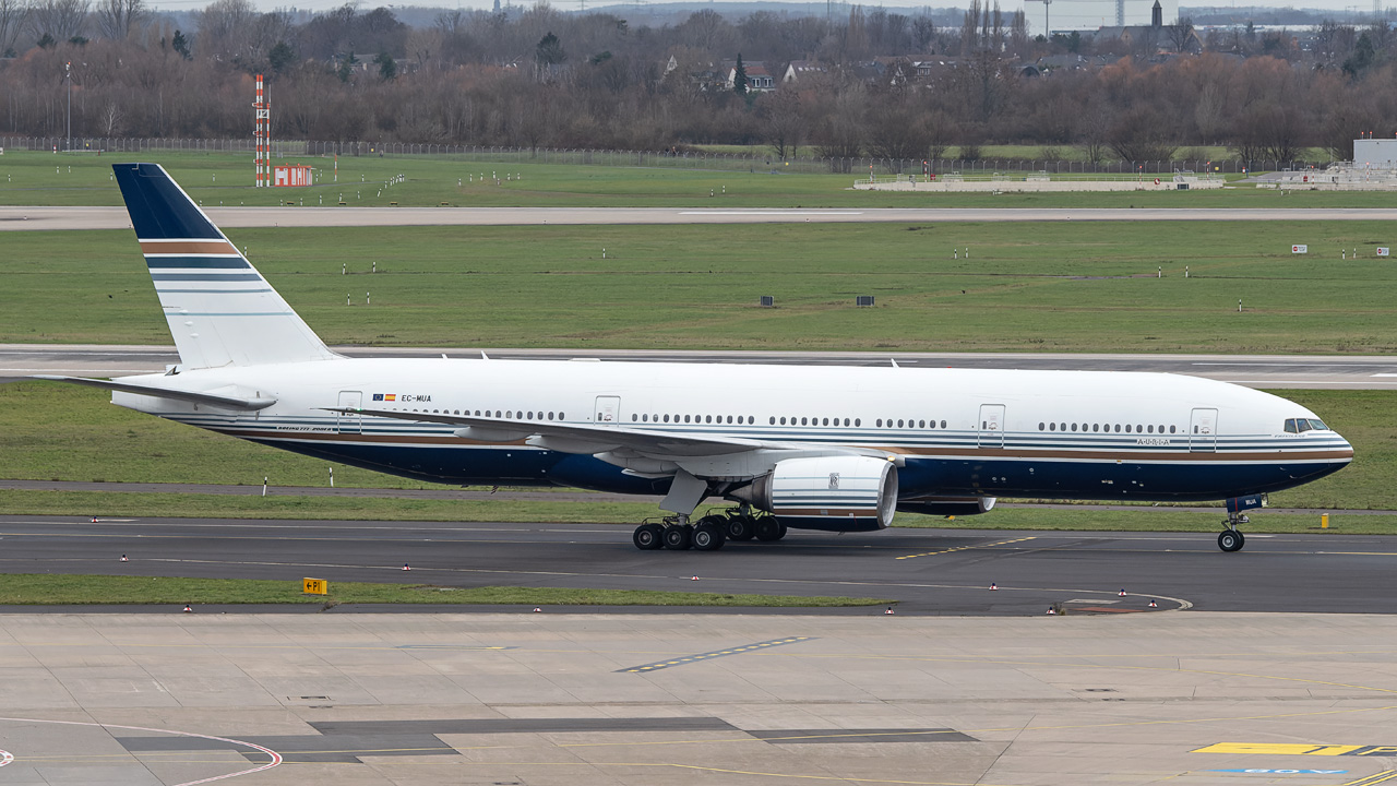EC-MUA Privilege Style Boeing 777-200(ER)