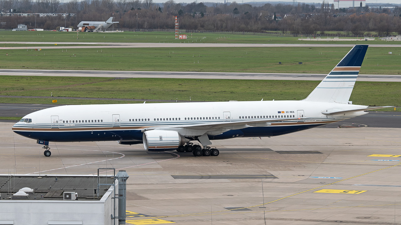EC-MUA Privilege Style Boeing 777-200(ER)