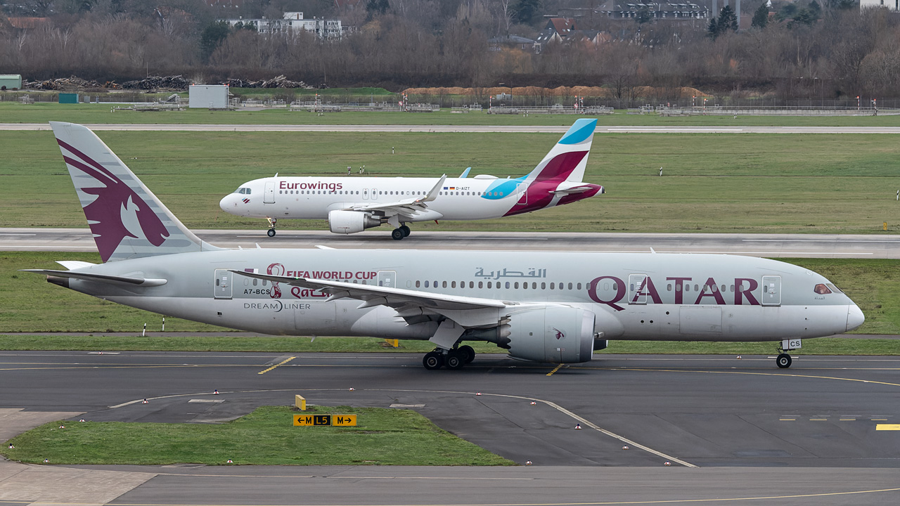 A7-BCS Qatar Airways Boeing 787-8 Dreamliner