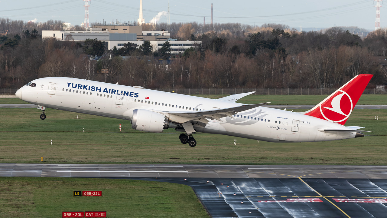 TC-LLJ Turkish Airlines Boeing 787-9 Dreamliner