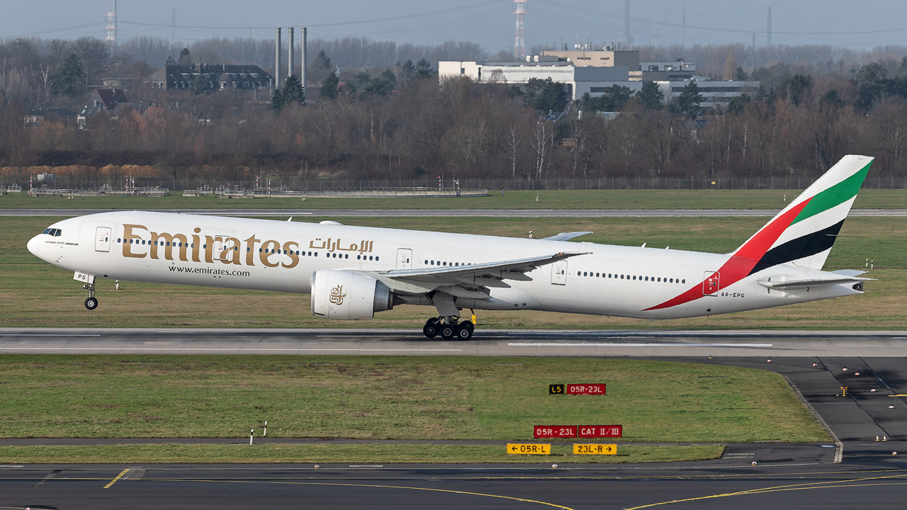 A6-EPG Emirates Boeing 777-300(ER)
