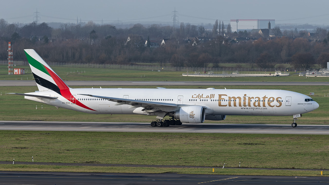 A6-EGS Emirates Boeing 777-300(ER)
