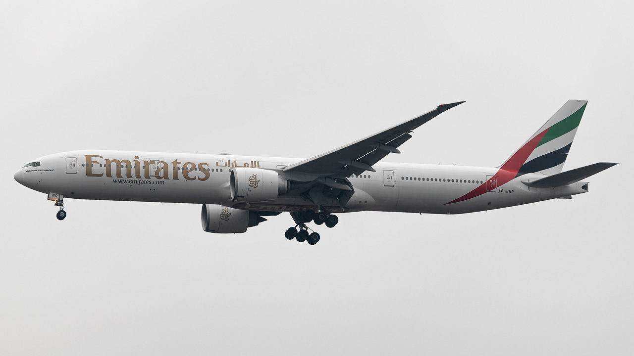 A6-ENR Emirates Boeing 777-300(ER)