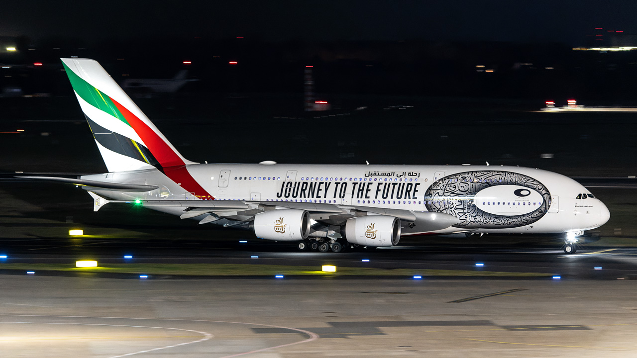 A6-EOJ Emirates Airbus A380-800