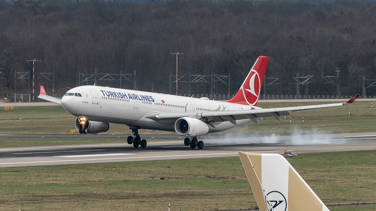 TC-JNO Turkish Airlines Airbus A330-300