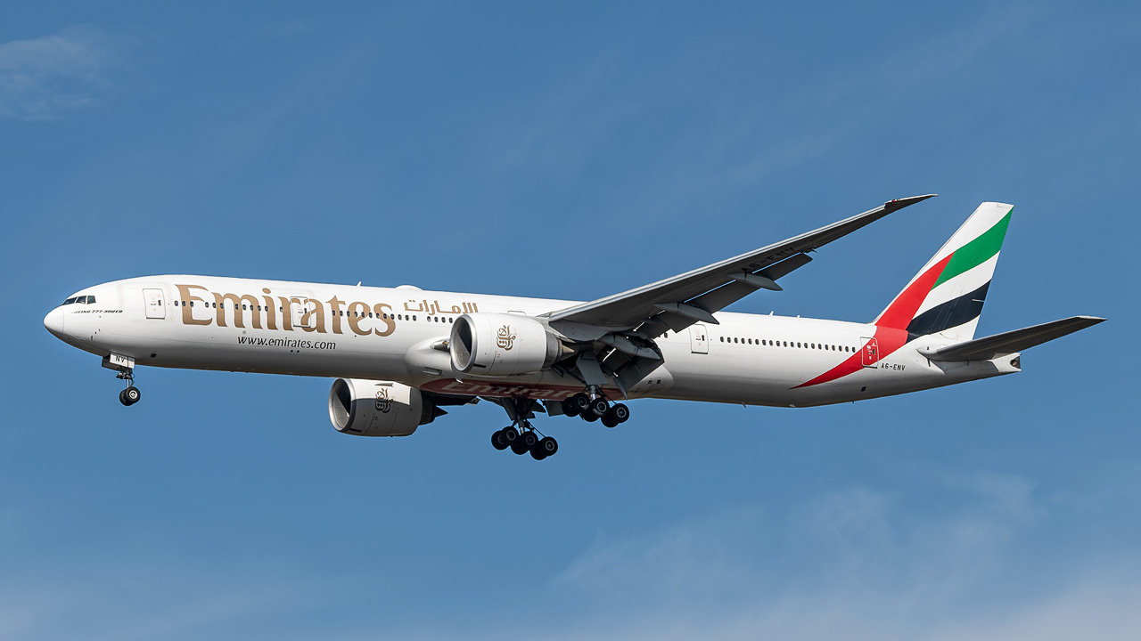 A6-ENV Emirates Boeing 777-300(ER)