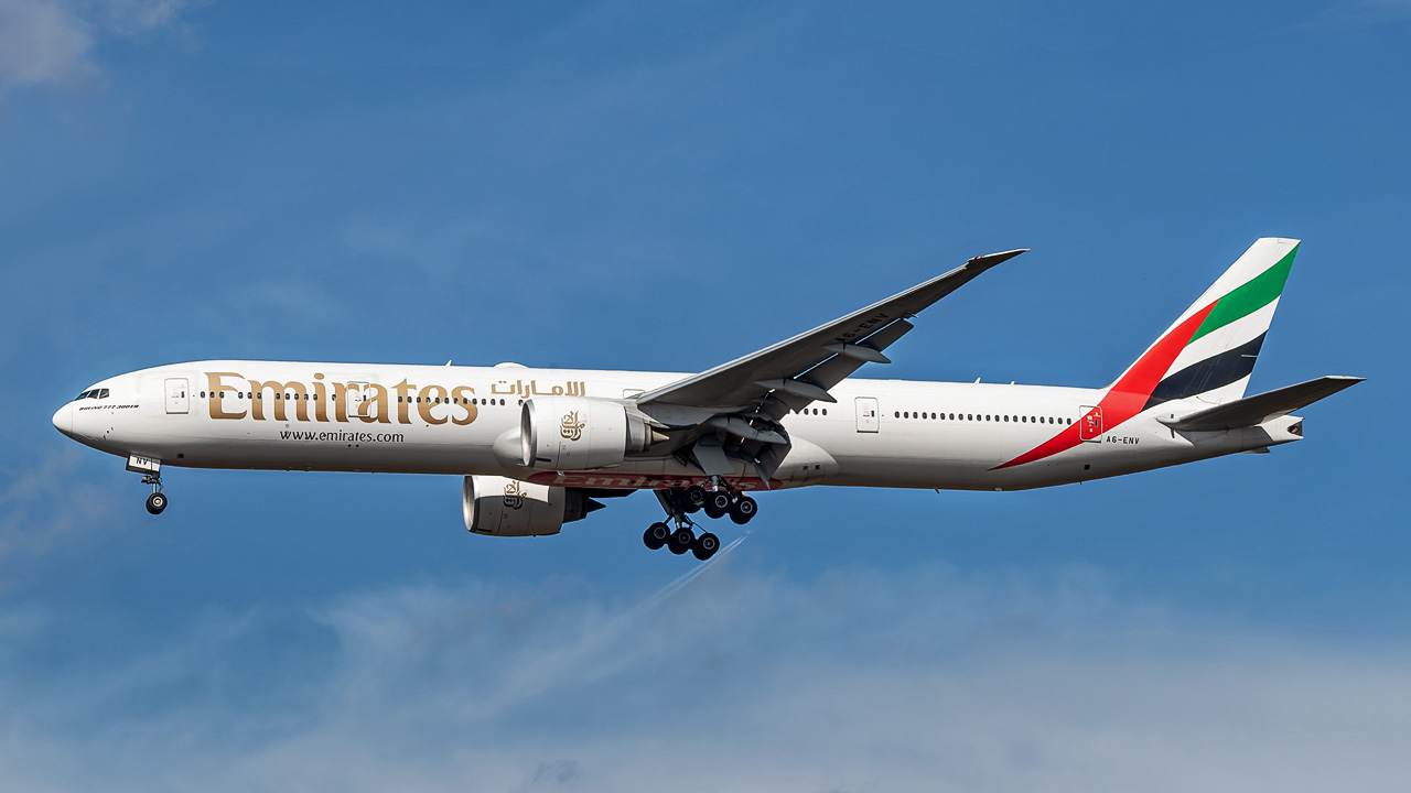 A6-ENV Emirates Boeing 777-300(ER)