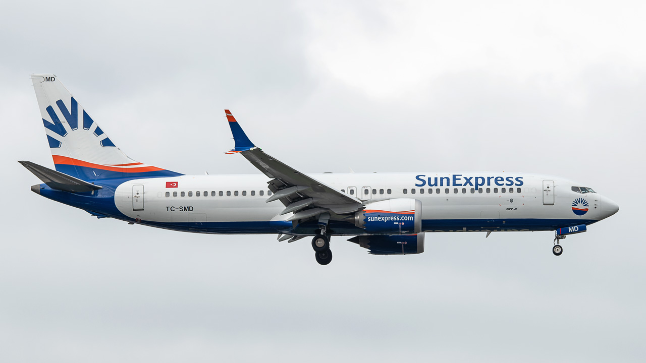 TC-SMD SunExpress Boeing 737 MAX 8