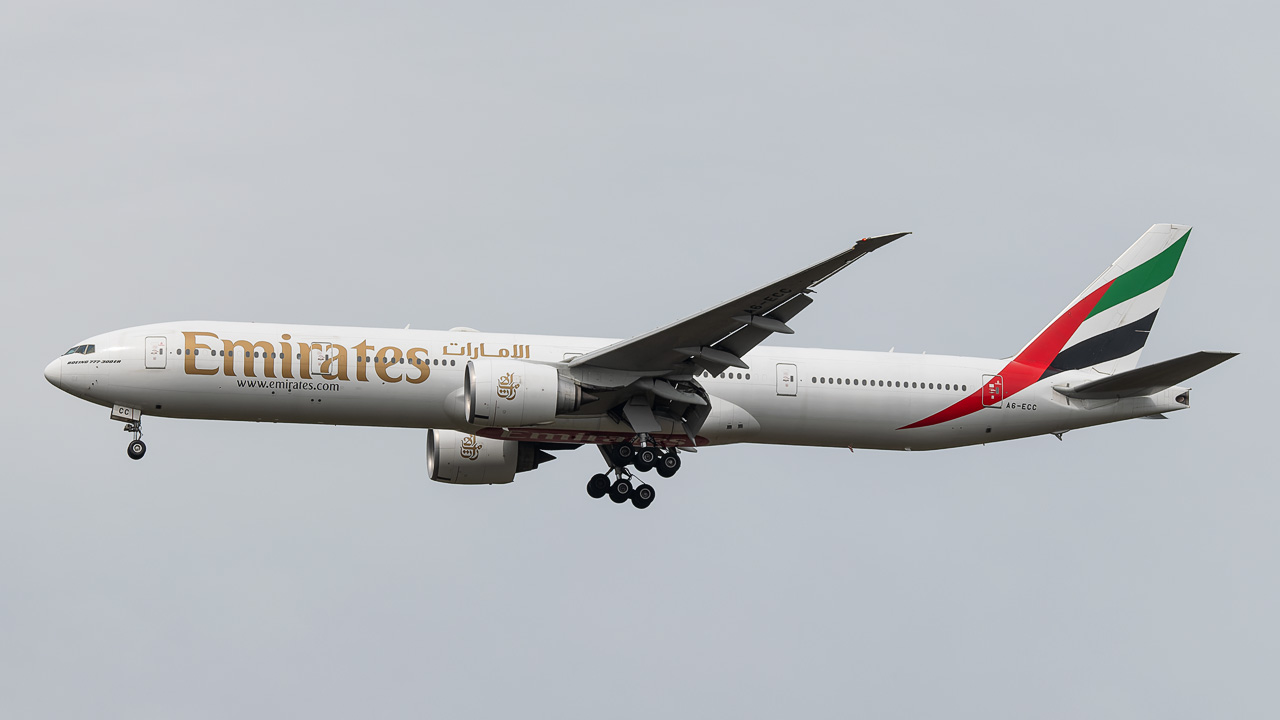 A6-ECC Emirates Boeing 777-300(ER)