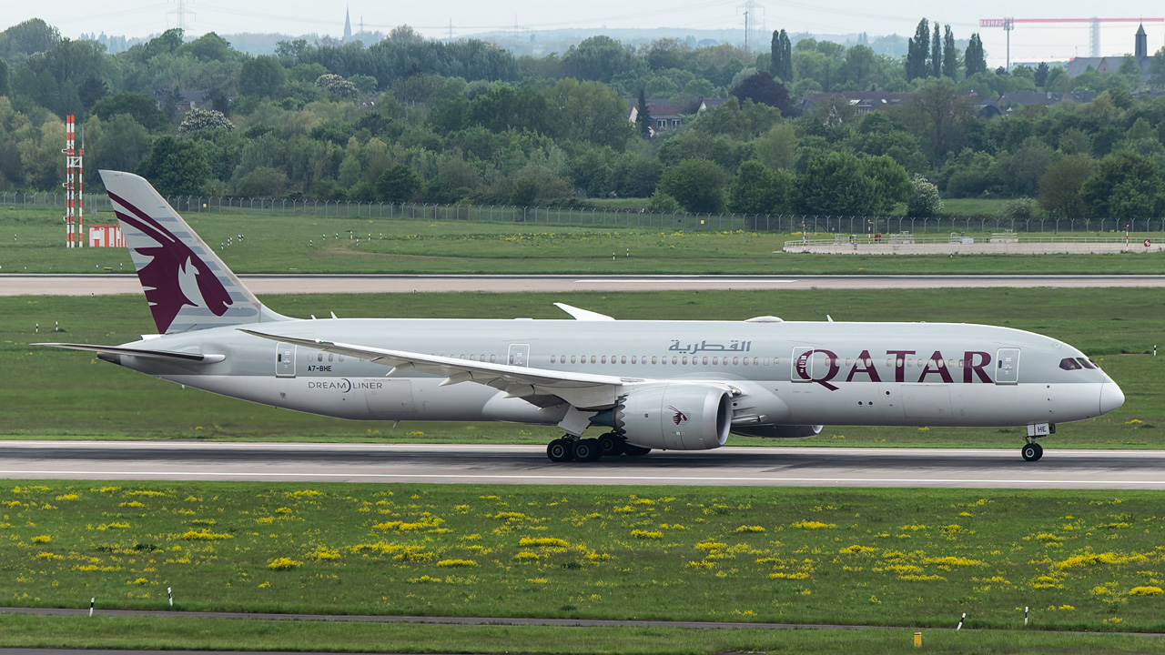 A7-BHE Qatar Airways Boeing 787-9 Dreamliner