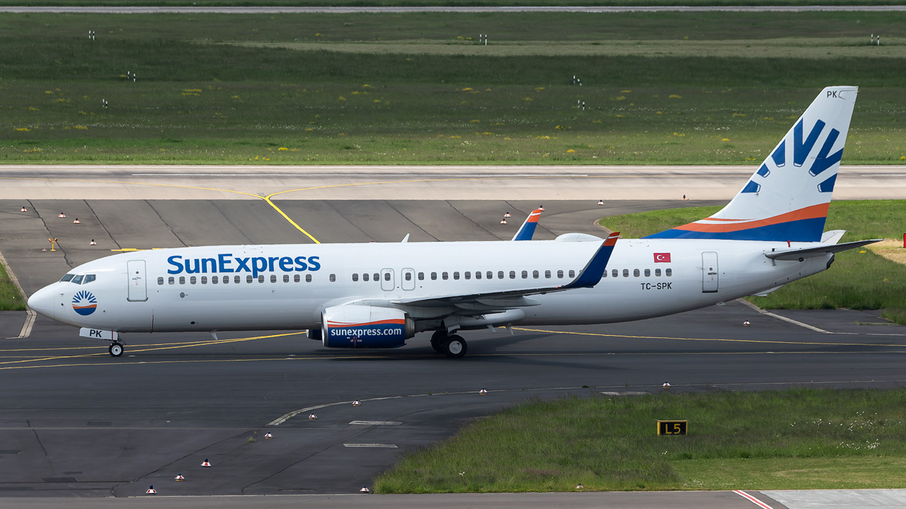 TC-SPK SunExpress Boeing 737-800