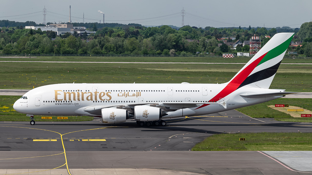 A6-EUT Emirates Airbus A380-800