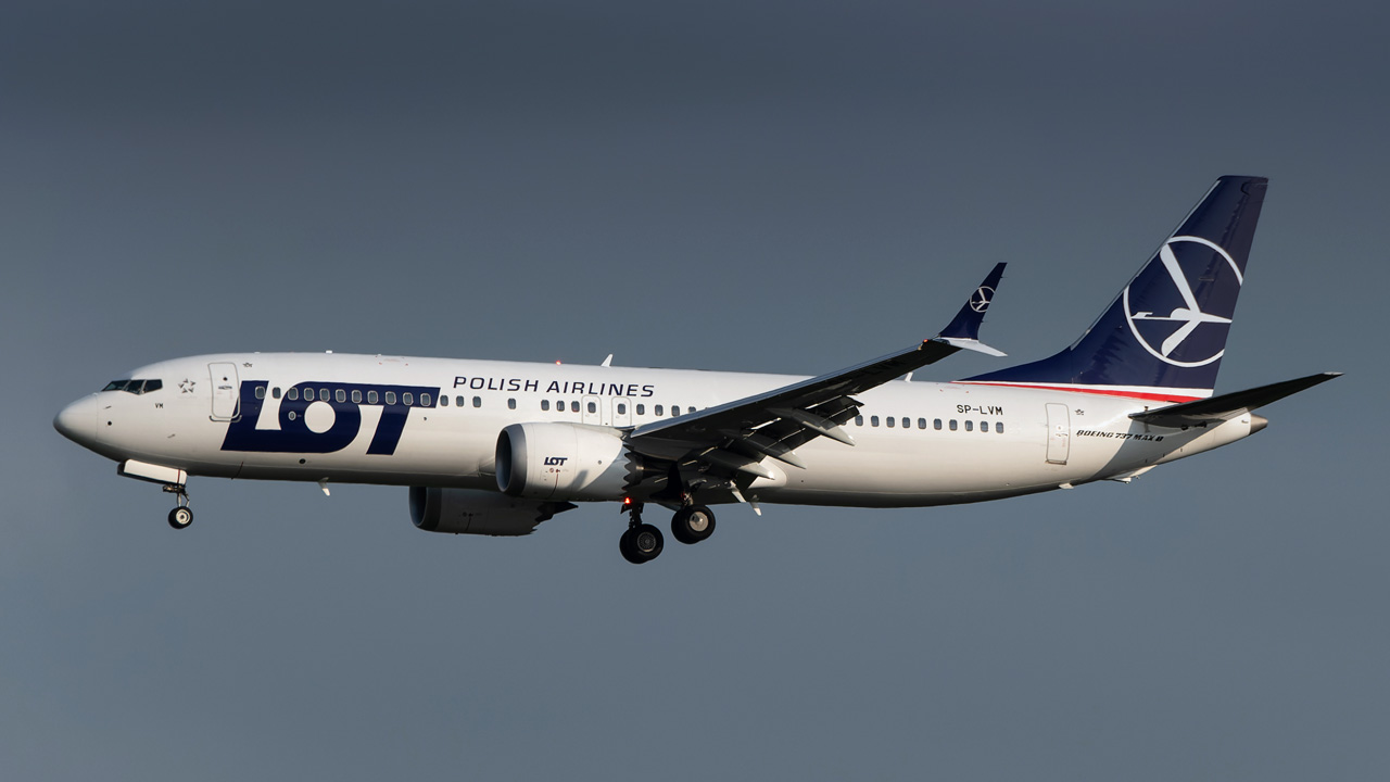 SP-LVM Polish Airlines (LOT) Boeing 737 MAX 8