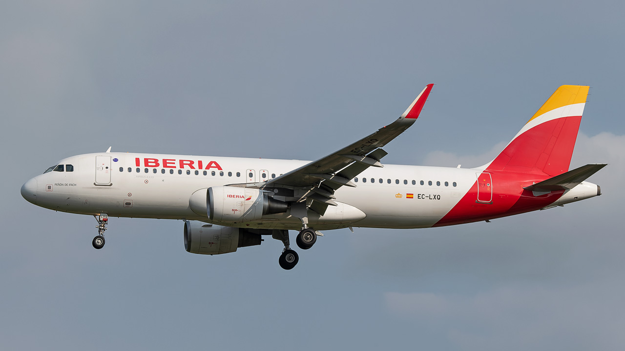 EC-LXQ Iberia Airbus A320-200