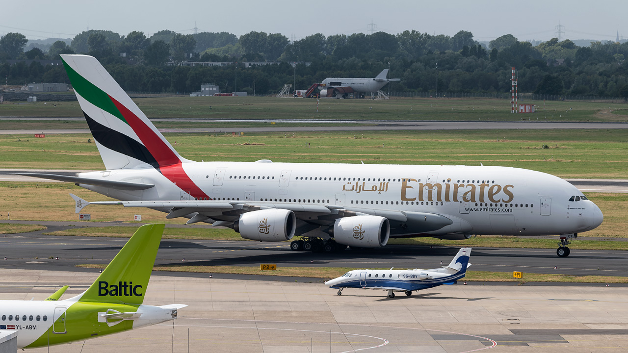 A6-EOZ Emirates Airbus A380-800
